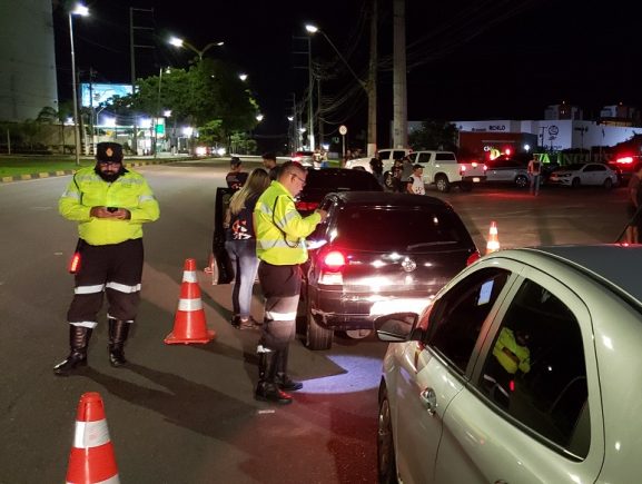 Operação Lei Seca flagra 22 motoristas dirigindo sob o efeito de álcool