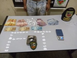 Imagem da notícia - Policiais militares do 4º BPM apreenderam adolescente com drogas e dinheiro em Humaitá