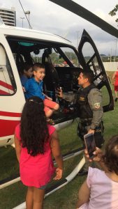 Imagem da notícia - Crianças e idosos conhecem helicóptero utilizado em Operações Aéreas pela SSP-AM