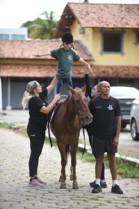 Cavalaria da PM inaugura pista Centauro de Maneabilidade a Cavalo - SSP