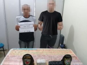 Imagem da notícia - Pai e filho são presos com 1 kg de drogas em Eirunepé