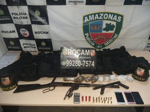 Imagem da notícia - Policiais da Rocam detêm suspeitos de porte ilegal e tráfico de drogas na zona norte