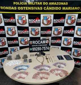 Imagem da notícia - Policiais militares da Rocam detêm quatro suspeitos de tráfico na zona leste