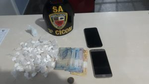 Imagem da notícia - 3ª Cicom apreende adolescente por tráfico de drogas em Petrópolis