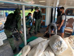 Imagem da notícia - Base Arpão prende homem com 11 toneladas de pescado ilegal