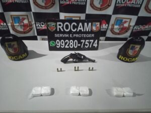 Imagem da notícia - PM apreende adolescente em posse de arma de fogo e drogas, na zona leste