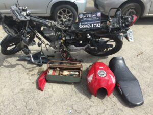 Imagem da notícia - PM recupera motocicleta com restrição de roubo, na zona leste