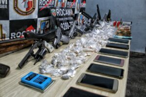 Imagem da notícia - Rocam apreende 14 armas com trio ligado a facção de tráfico de drogas