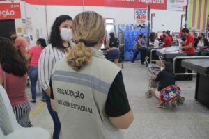 Imagem da notícia - CIF autua supermercados por descumprimento de medidas preventivas