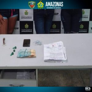 Imagem da notícia - PM prende duas mulheres e um homem com drogas no centro de Manaus