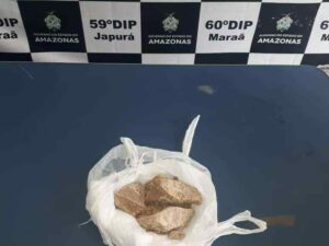 Imagem da notícia - Polícia Militar apreende drogas em embarcação no Porto de Maraã