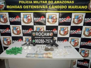 Imagem da notícia - Rocam prende quatro e apreende armas de fogo e  400 porções de drogas