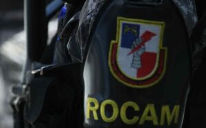 Imagem da notícia - Rocam detém mulher e apreende armas, munições e drogas em Manacapuru