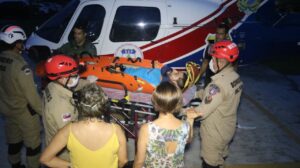 Imagem da notícia - Helicóptero da SSP-AM resgata homem perdido em Presidente Figueiredo