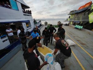 Imagem da notícia - Agentes da Base Arpão apreendem pescado ilegal em embarcação