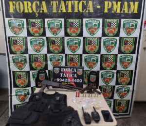 Imagem da notícia - Força Tática prende homem com drogas e armas no Novo Aleixo