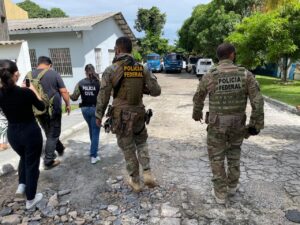 Imagem da notícia - Polícia Civil, Federal e Ipaam deflagram Operação Água Pura e prendem três pessoas por crimes ambientais no Lago do Aleixo