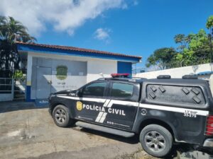 Imagem da notícia - Polícia Civil prende homem por roubar pertences de motorista de aplicativo e passageiro no bairro Cidade de Deus