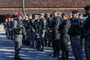 Imagem da notícia - Operação Impacto: Polícia Militar do Amazonas prende seis pessoas, apreende armas de fogo e recupera veículo