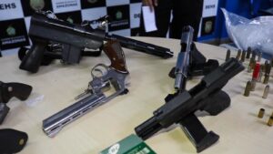 Imagem da notícia - Em dez meses, Amazonas apreendeu mais de 1,2 mil armas de fogo e 16 mil munições