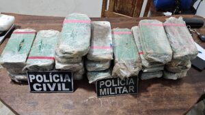 Imagem da notícia - Polícias Civil e Militar prendem dupla e apreendem drogas e veículo avaliados em R$ 1 milhão em Apuí