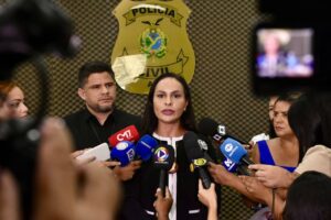 Imagem da notícia - Polícia Civil prende homem por tentativa de feminicídio da companheira na zona norte de Manaus