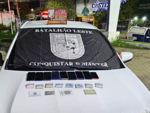 Polícia Militar do Amazonas recupera oito aparelhos celulares roubados e apreende carro usado em atividades criminosas