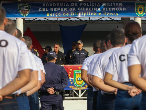 Após aprovação em concurso da Polícia Militar, segunda turma de alunos oficiais combatentes e de saúde inicia Curso de Formação